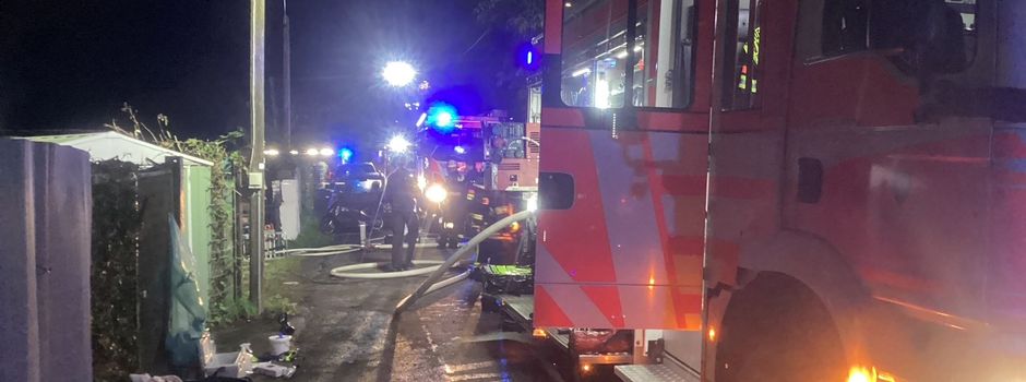 Hilferufe aus Brandgebäude: Feuerwehr Wiesbaden rettet Person in Mainz-Kastel