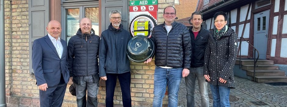 Öffentlicher Defibrillator in Betrieb genommen
