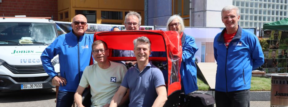 „Schäl Sick Orchestra“ finanziert Fahrradrikscha