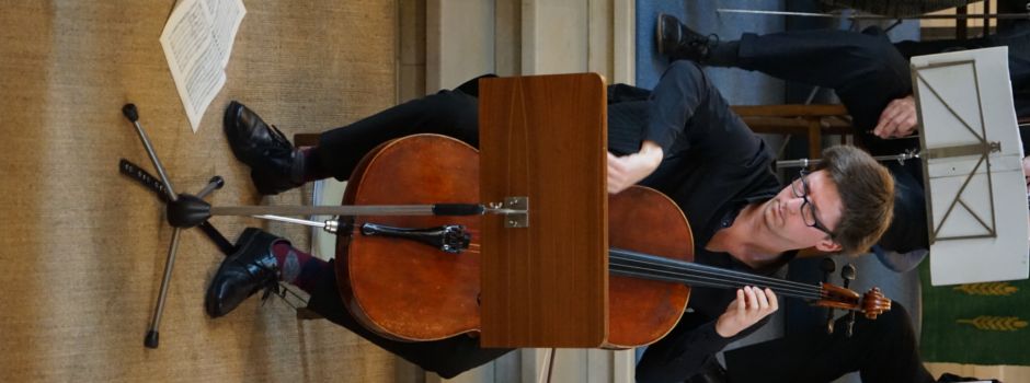 „Schattenspiele“: Cellist gibt Konzert