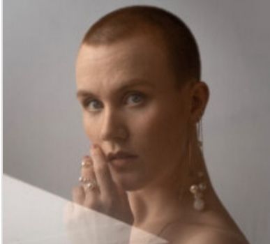 Lioba hat eine besondere Gabe, die Seelen der Menschen zu berühren.