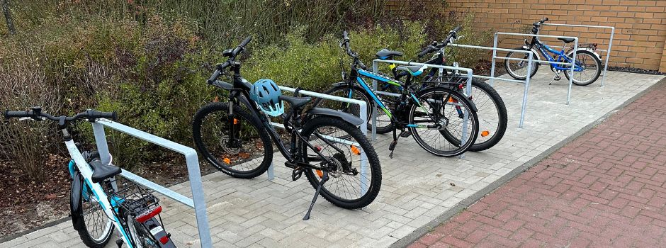 Neue Fahrradbügel an der Bushaltestelle Rekener Straße!