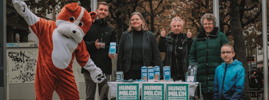 Kurioser Protest: PETA verteilt „Hundemilch“ in Koblenz