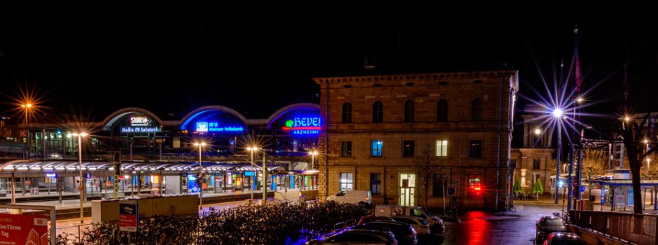 Mann (30) geht zu Polizeirevier in Mainz und greift Polizisten an