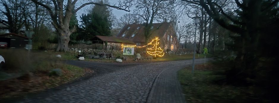 Gemeinsamkeit, Glühwein und ein strahlender Weihnachtsbaum
