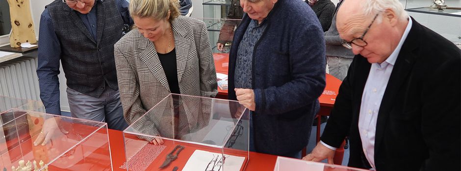 "Das Vergangene will erzählt werden": Ausstellung zur Erinnerungskultur im Rathaus Nierstein eröffnet