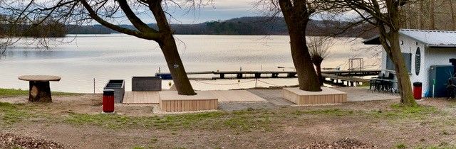 Die Terrasse am Strand in Godern ist fertig