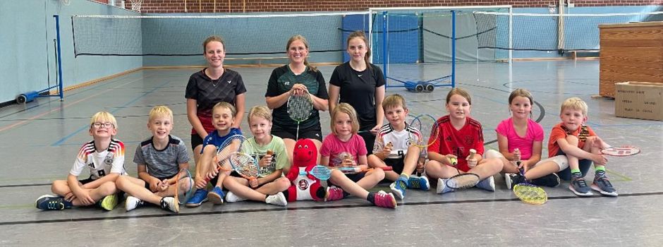 Ferienspiel-Aktion in der Clarholzer Sporthalle: Badminton für Kinder