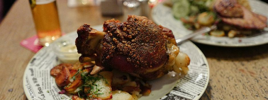 Zünftiger Genuss am Tempelhof: Weingut Staiger lädt zum Haxen-Essen