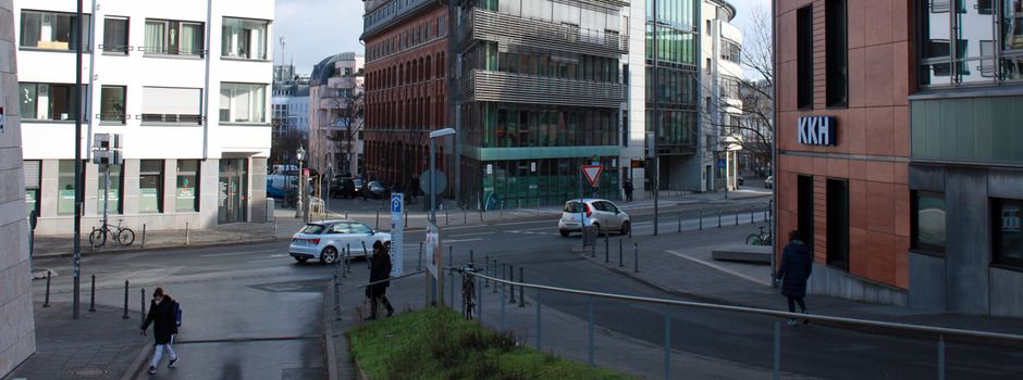 Sperrung nach Motorradunfall in Mainzer Altstadt