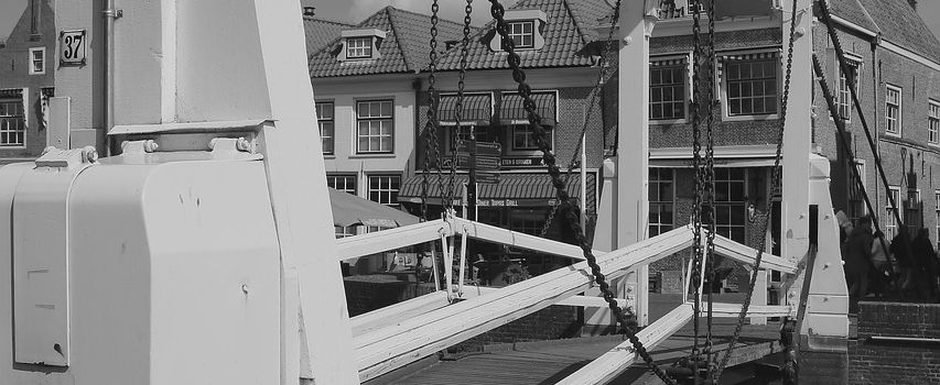 aktuelle Öffnungszeiten der Hubbrücke in Plate