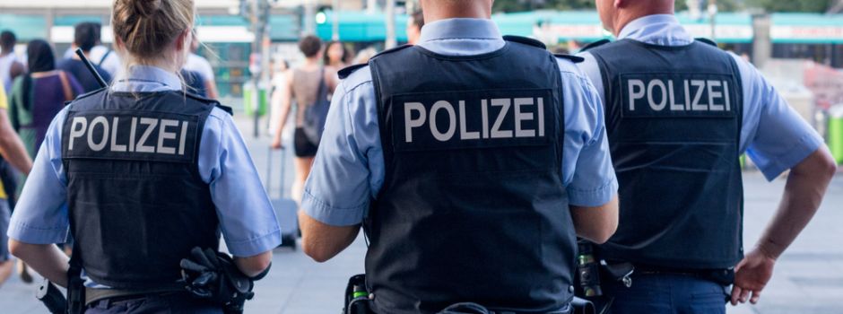 Dramatischer Einsatz: Unbeteiligte machen Videos von verwirrter Frau