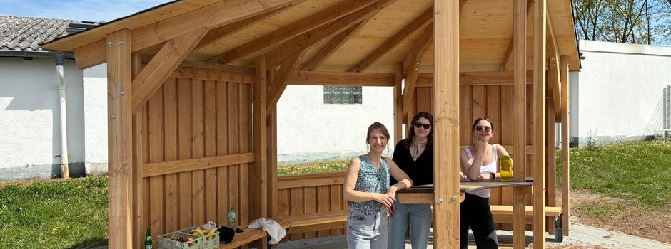Neue Beachhütte am Volleyballfeld in Heidesheim eröffnet