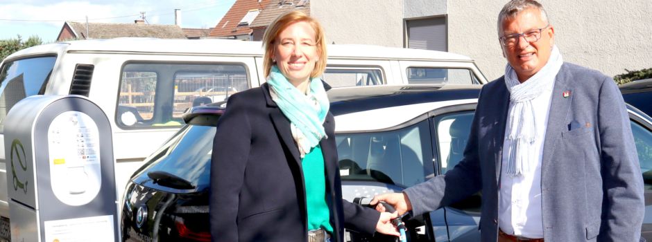Sechs neue Ladestationen für E-Fahrzeuge in Niederkassel