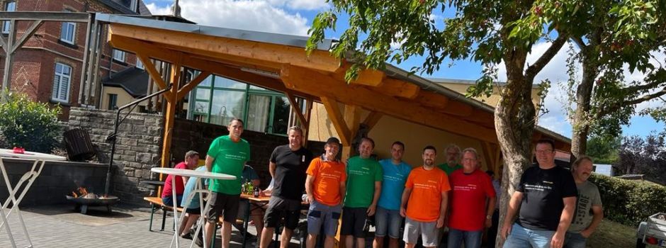 Neue Grillplatzüberdachung an der Gemeindehalle