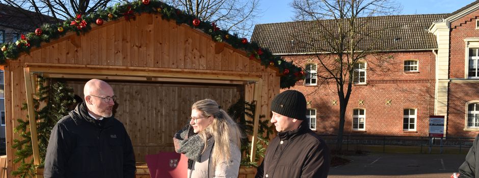 Zwischen Adventsglanz und Landespolitik Minister Pegel zu Gast am historischen Friedländer Rathaus