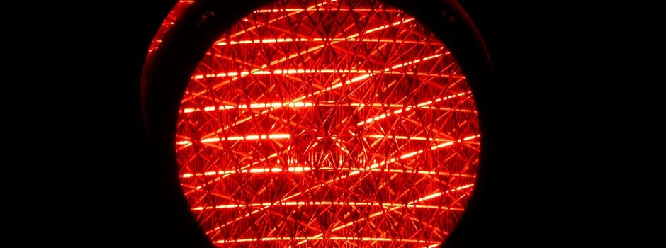 Ampel-Ausfall auf Wiesbadener Kreuzung: Zwei Autos krachen ineinander