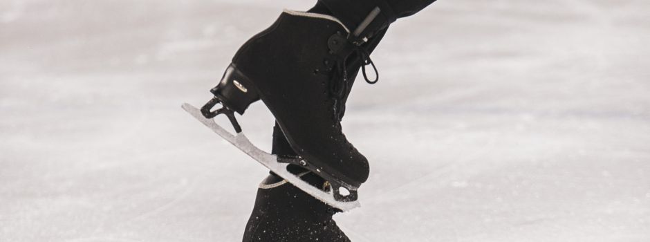 Eishallen in Augsburg – auf scharfen Kufen grazil über das Eis