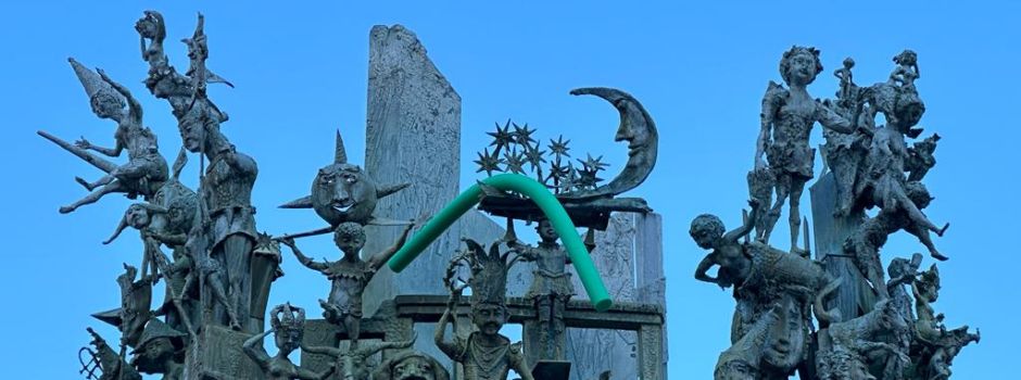 Kurios: Schon wieder Poolnudel auf Mainzer Fastnachtsbrunnen