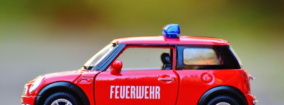 Fahrzeug komplett in Flammen