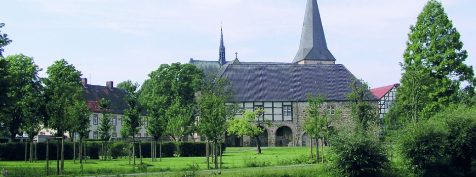 Heimatverein Herzebrock Literaturspaziergang mit Musik durch den Klostergarten Herzebrock