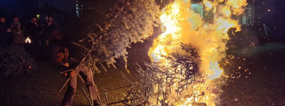 Weihnachtsbaumverbrennen in Glocksin
