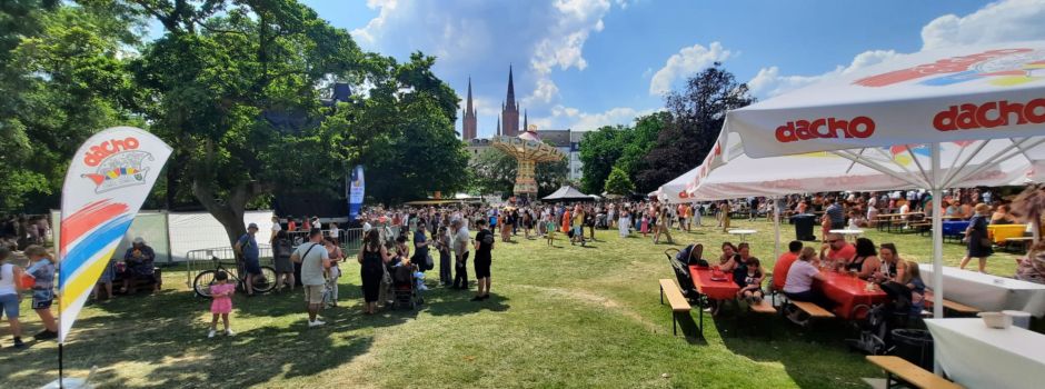 Frau auf Wilhelmstraßenfest beim Pinkeln belästigt