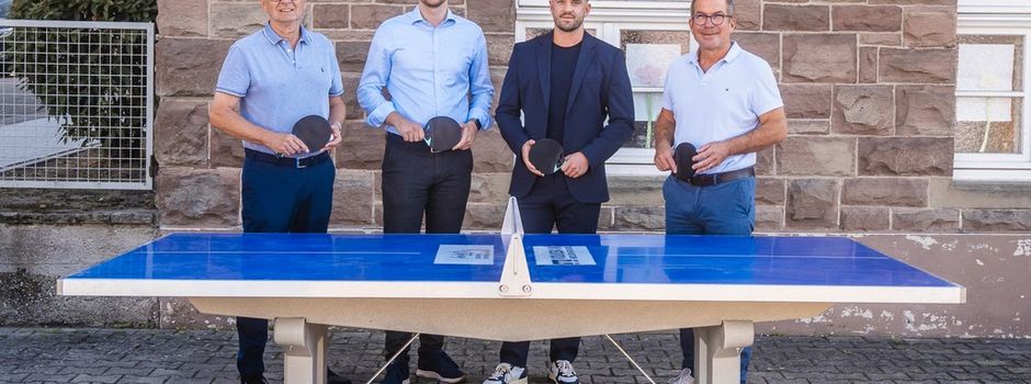 Volksbank Neckartal-Stiftung spendet Outdoor-Tischtennisplatte und Wellenliege
