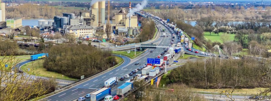 Schwerer Unfall auf der A60 bei Mainz – Weisenauer Brücke gesperrt