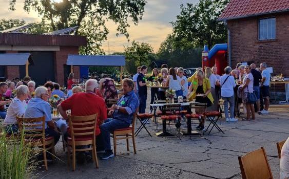 Knapp 180 Gäste beim Straßenfest der Groppelerstraße