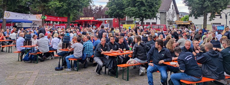 Mondorf: 1. Wiesenfestival mit „Sidewalk DiscoRockerz“ war ein voller Erfolg