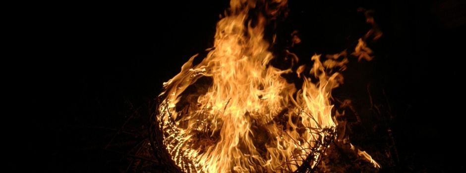 Osterfeuer in Linderte