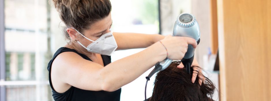 12 Stunden Tage, Stress, Vorfreude: Mainzer Friseure vor der Eröffnung