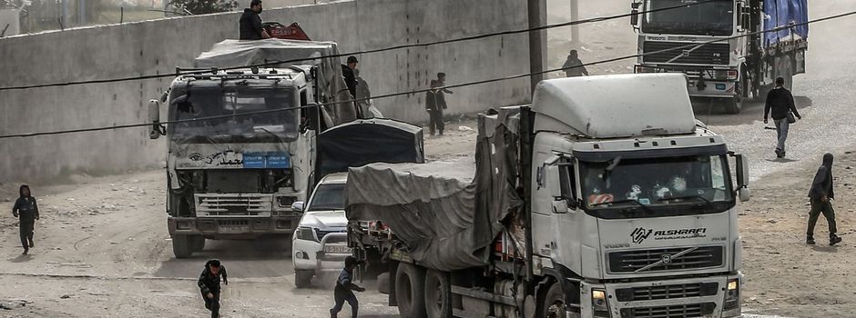 Erste Hilfslieferung über neuen Übergang nach Gaza