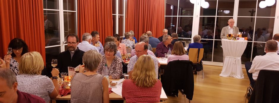 Kurzweilige und lehrreiche Jubiläumsweinprobe des Kilianschores im St. Antoniushaus
