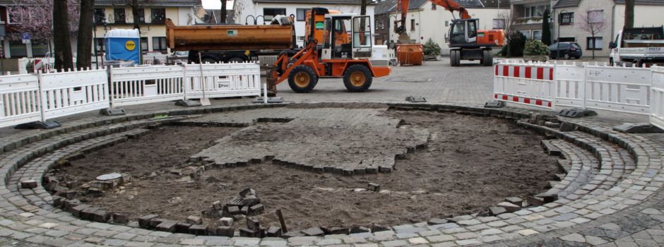 Beginn der Bauarbeiten am Adenauerplatz