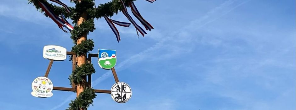Der Maibaum steht!