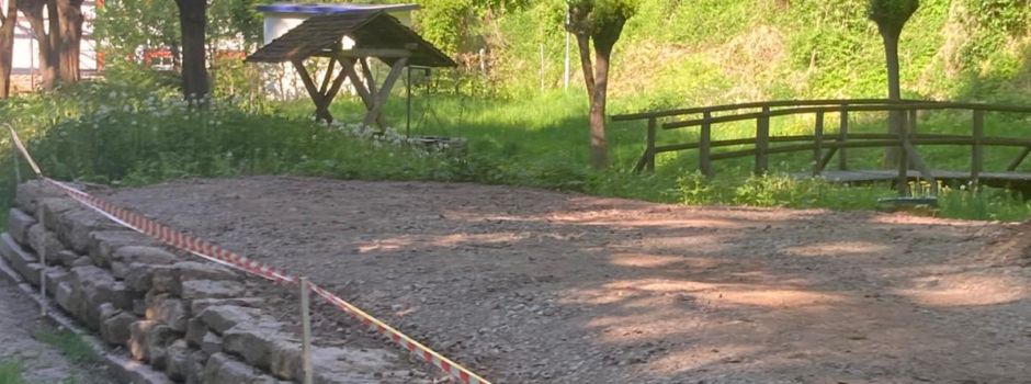 Mauerbau in Hamma mit Herz, Muskelkraft und Aussicht