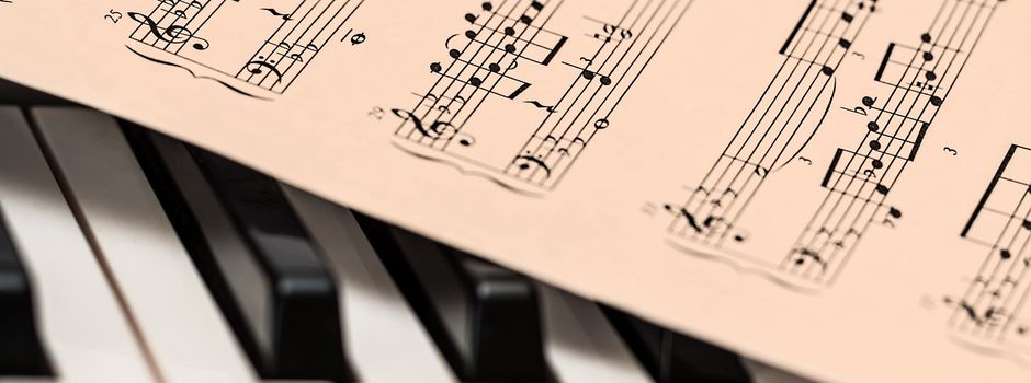 Stader Sängerin Sarah Müller spielt in Horneburger Eis Café Dante