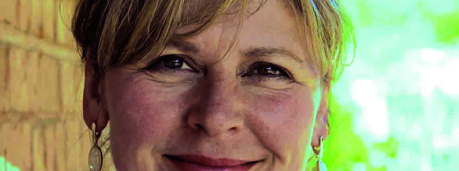 „Ein schönes Kind“: Musikalische Krimilesung mit Monika Geier