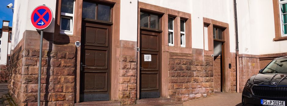 Öffentliche Rathaus-Toilette: Herren-WC vorübergehend geschlossen