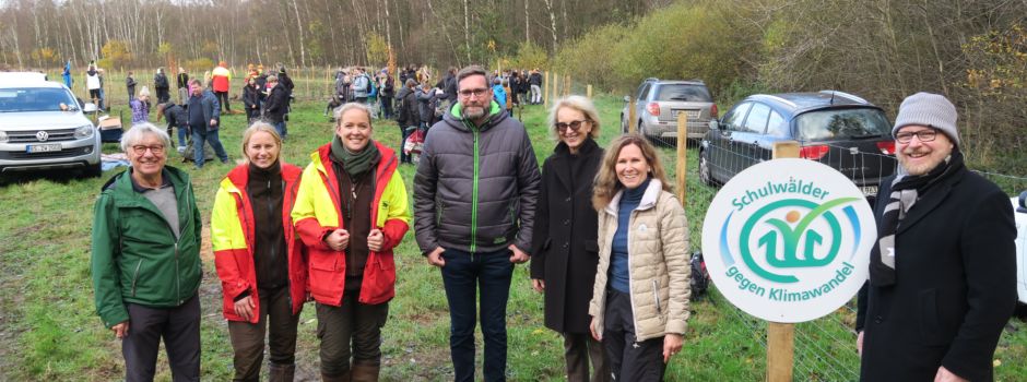 „Erster Spatenstich“ für Schulwaldprojekt