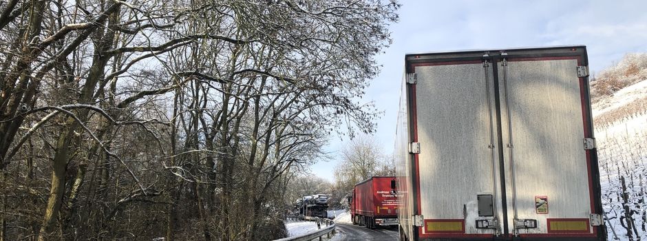 Schnee sorgt für Verkehrschaos