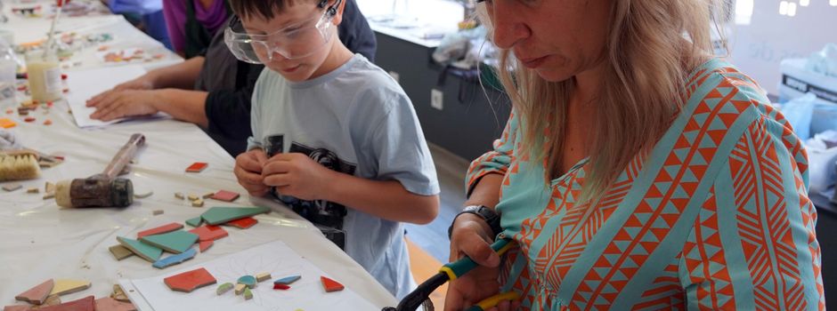 Schlabbeflicker-Festival: Mosaik-Atelier auf dem Schloßplatz