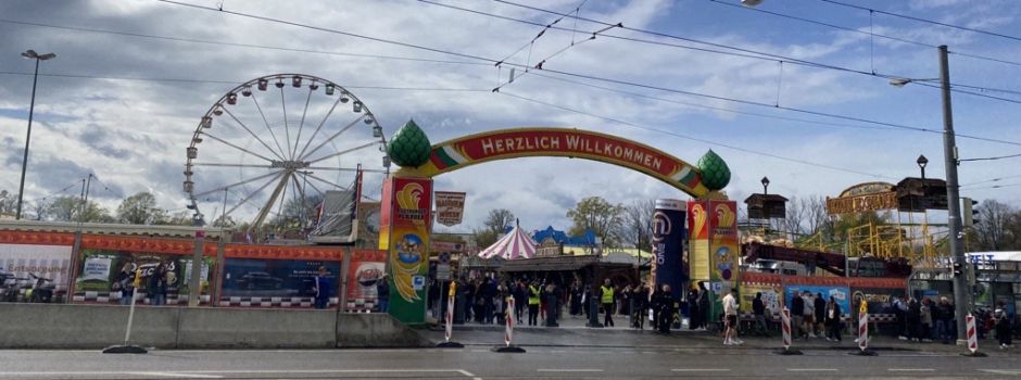 Es geht wieder rund: Eine Bildergalerie zum Osterplärrer in Augsburg 2023