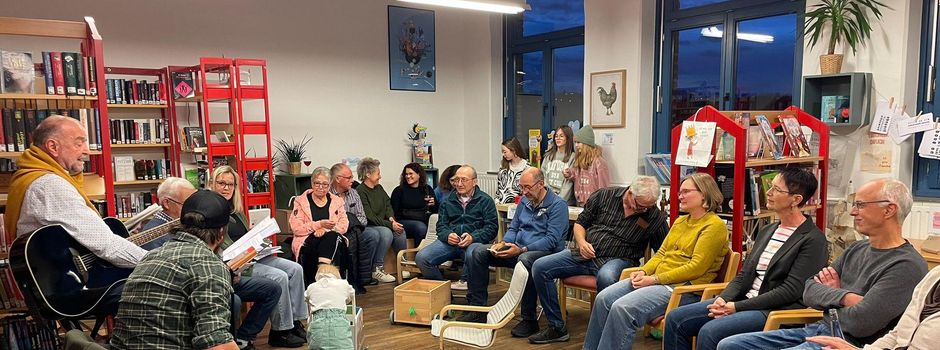 Ein fröhlicher Liederabend in unserer Bücherei