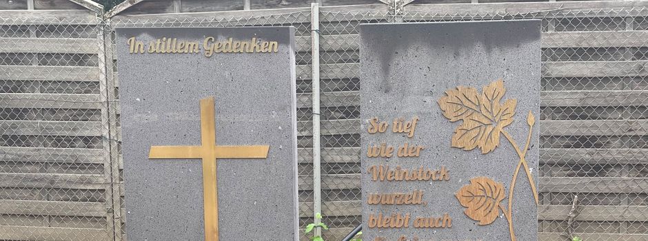 Neue Grabschmuckablage auf dem Friedhof 🕯💐