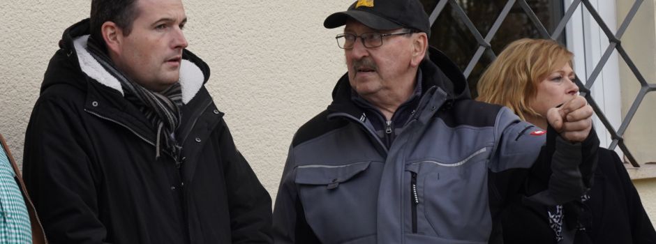 Bürgermeister im Gespräch mit dem Verein für deutsche Schäferhunde Hemmersdorf-Niedaltdorf