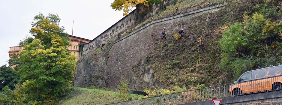 Steinschlaggefahr am Fort Konstantin: Fuß- und Radweg bleibt gesperrt