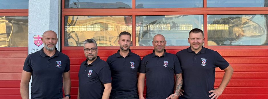 Fünf Feuerwehrkameraden bestehen Sprechfunker-Ausbildung